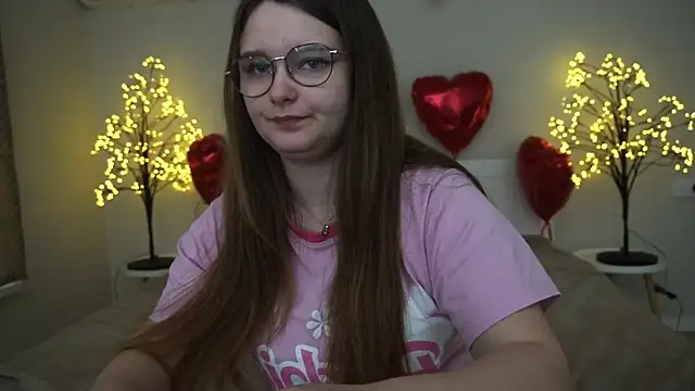 Snapshot of MagicPeachh_ chatting on 02/28/25, 10:09 MagicPeachh online show from 02/28/25, 10:09