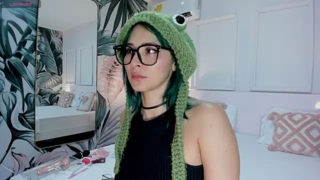 Ramona Flower online show from 11/28/25, 02:12