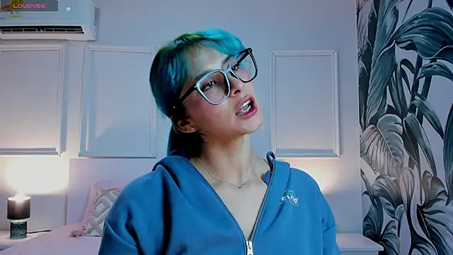 Ramona Flower online show from 12/15/25, 01:11