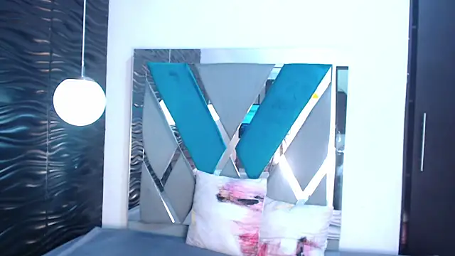 Victoria Coleman online show from 10/01/25, 11:03