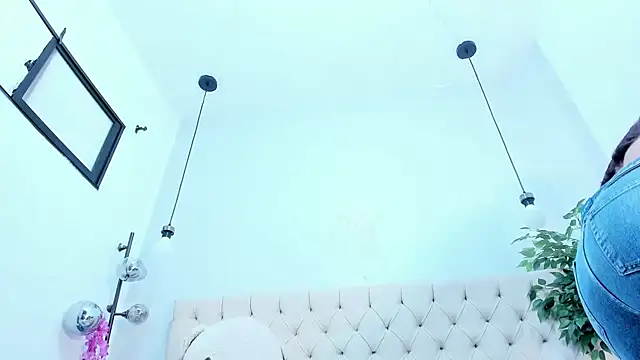 Snapshot of Victoria_Coleman chatting on 11/17/25, 09:19 Victoria Coleman online show from 11/17/25, 09:19