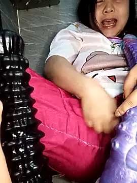 Snapshot of Kute_sex18 chatting on 02/09/25, 02:40 Kute sex18 online show from 02/09/25, 02:40