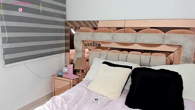 Snapshot of CamiiLovers chatting on 11/08/25, 01:09 CamiiLovers online show from 11/08/25, 01:09