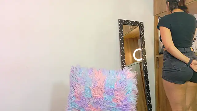 im anna  online show from 11/23/25, 04:06