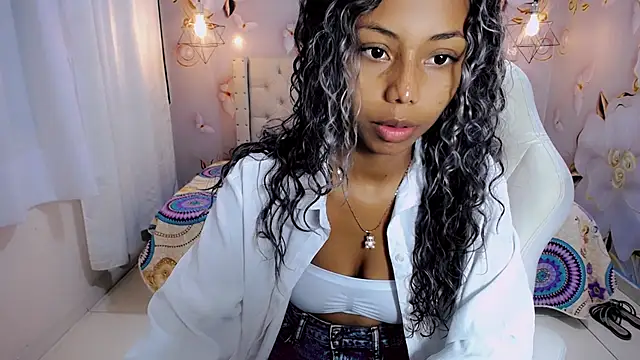 Snapshot of jasmin_brunette_ chatting on 02/21/25, 11:44 jasmin brunette online show from 02/21/25, 11:44