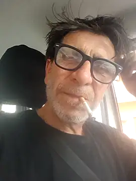 Snapshot of felice66 chatting on 05/20/26, 04:37 felice66 online show from 05/20/26, 04:37