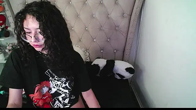 Snapshot of CherieCurl chatting on 09/23/25, 02:46 CherieCurl online show from 09/23/25, 02:46