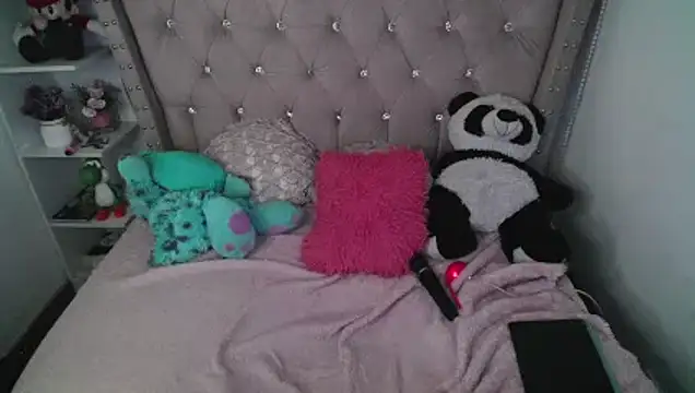 Snapshot of CherieCurl chatting on 01/17/26, 04:16 CherieCurl online show from 01/17/26, 04:16