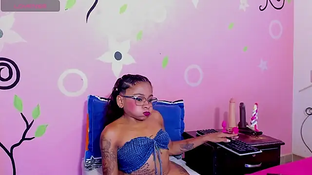 Lauren Hills069 online show from 06/01/26, 11:48