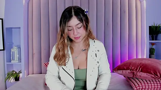 Snapshot of LilithSmith_ chatting on 11/07/25, 11:37 LilithSmith online show from 11/07/25, 11:37