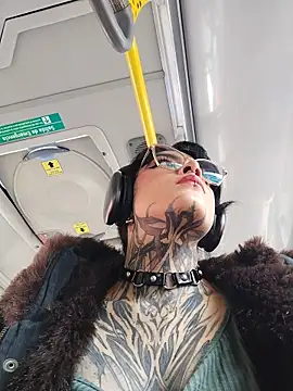 taaylor33 online show from 03/10/26, 04:44