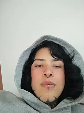 taaylor33 online show from 04/03/26, 10:16