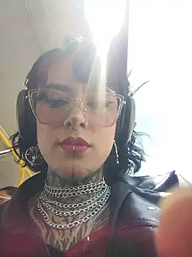 Snapshot of taaylor33 chatting on 02/09/26, 05:33 taaylor33 online show from 02/09/26, 05:33