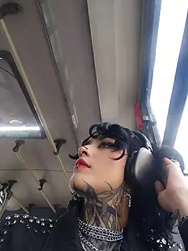 taaylor33 online show from 04/11/26, 09:18