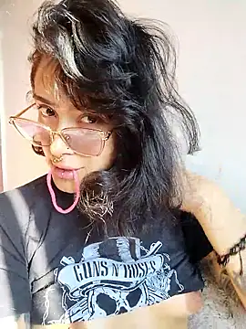 taaylor33 online show from 11/22/25, 08:40