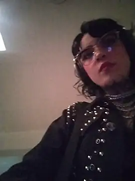 Snapshot of taaylor33 chatting on 02/06/26, 06:37 taaylor33 online show from 02/06/26, 06:37