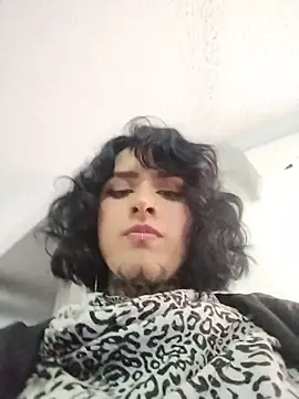 Snapshot of taaylor33 chatting on 02/13/26, 08:31 taaylor33 online show from 02/13/26, 08:31