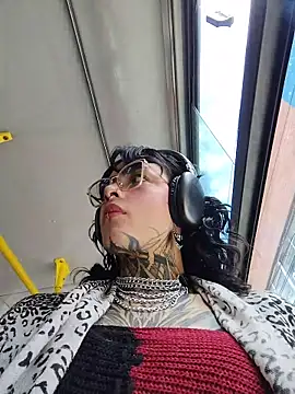 Snapshot of taaylor33 chatting on 01/09/26, 04:03 taaylor33 online show from 01/09/26, 04:03