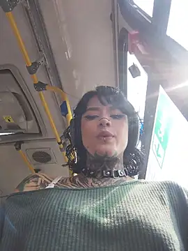 taaylor33 online show from 04/13/26, 07:51