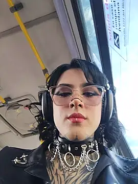 taaylor33 online show from 03/11/26, 08:36