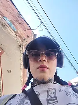 Snapshot of taaylor33 chatting on 01/18/26, 07:06 taaylor33 online show from 01/18/26, 07:06