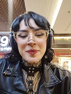 taaylor33 online show from 05/15/26, 11:25
