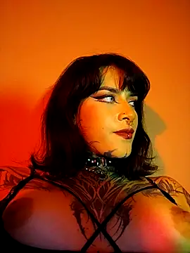 taaylor33 online show from 11/15/25, 05:33