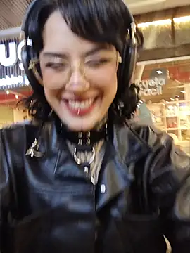 taaylor33 online show from 05/15/26, 11:36