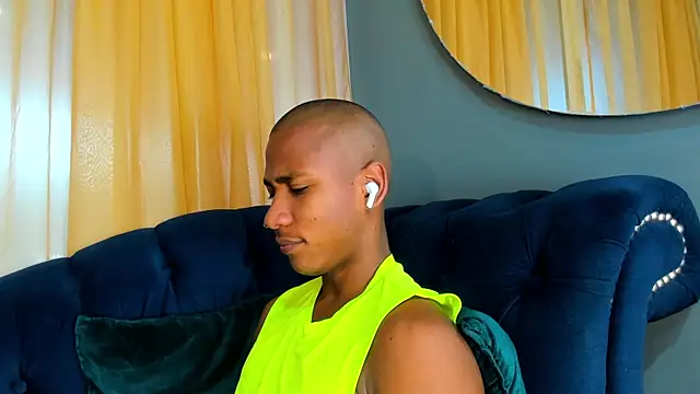 Snapshot of Ethan_Fox11 chatting on 03/18/25, 02:28 Ethan Fox11 online show from 03/18/25, 02:28