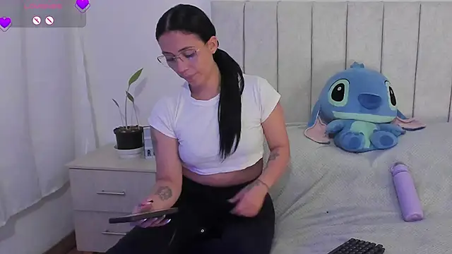 anny roberts online show from 11/26/25, 10:43