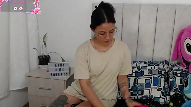 anny roberts online show from 10/18/25, 11:12