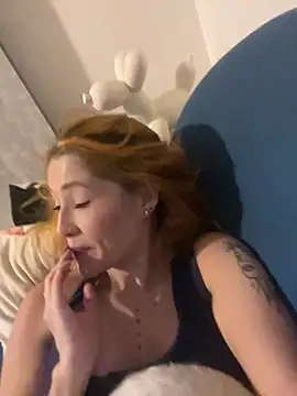 Snapshot of Annie_Velas_ chatting on 02/08/25, 12:17 Annie Velas online show from 02/08/25, 12:17
