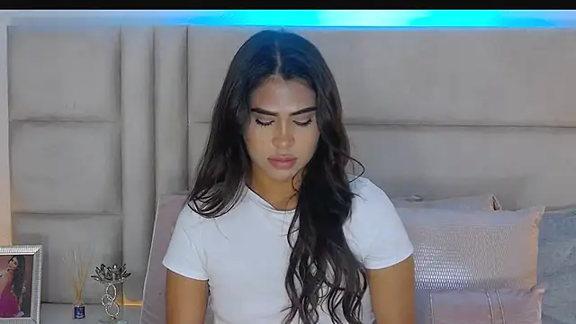 HaileyBaldwin online show from 01/25/25, 04:56