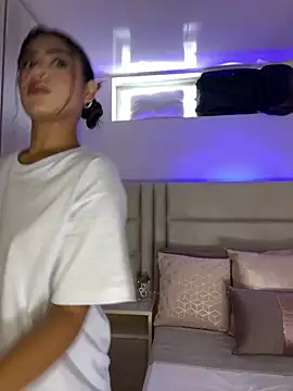 HaileyBaldwin online show from 02/06/25, 05:51