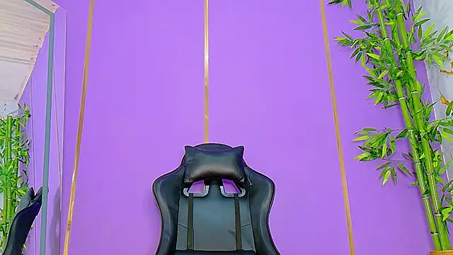 Snapshot of scarlet-jonesx chatting on 10/25/25, 12:21 scarlet-jonesx online show from 10/25/25, 12:21