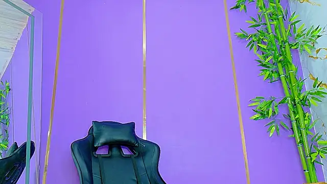 Snapshot of scarlet-jonesx chatting on 10/23/25, 06:45 scarlet-jonesx online show from 10/23/25, 06:45