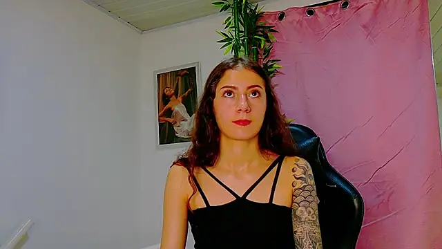 scarlet-jonesx online show from 04/13/26, 10:19