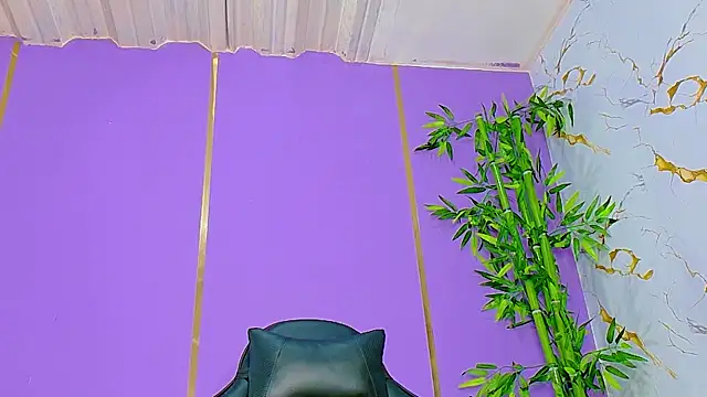 Snapshot of scarlet-jonesx chatting on 11/06/25, 02:04 scarlet-jonesx online show from 11/06/25, 02:04