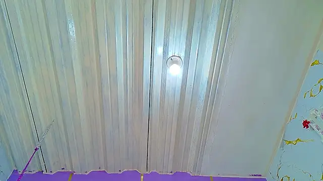 Snapshot of scarlet-jonesx chatting on 10/25/25, 04:40 scarlet-jonesx online show from 10/25/25, 04:40