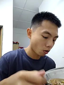 Snapshot of LiuQianXi5726 chatting on 03/08/25, 12:22 LiuQianXi5726 online show from 03/08/25, 12:22