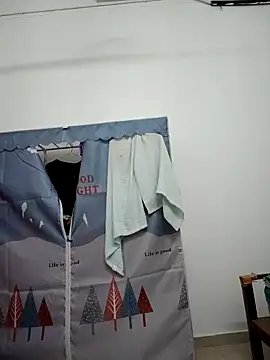 Snapshot of LiuQianXi5726 chatting on 03/18/25, 09:12 LiuQianXi5726 online show from 03/18/25, 09:12