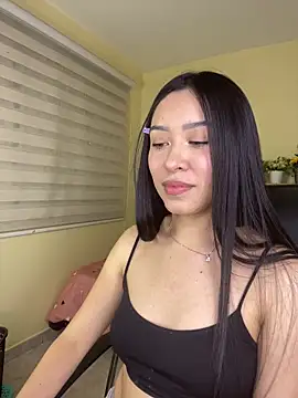 Snapshot of Starliee__ chatting on 06/19/26, 01:00 Starliee online show from 06/19/26, 01:00