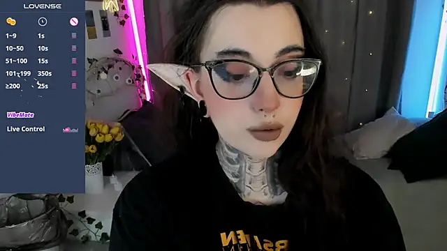 Dixi Pixi  online show from 10/25/25, 05:50