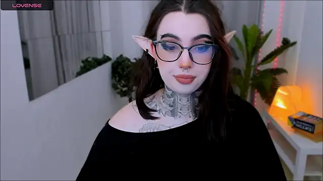 Snapshot of Dixi_Pixi_ chatting on 02/28/25, 05:37 Dixi Pixi online show from 02/28/25, 05:37