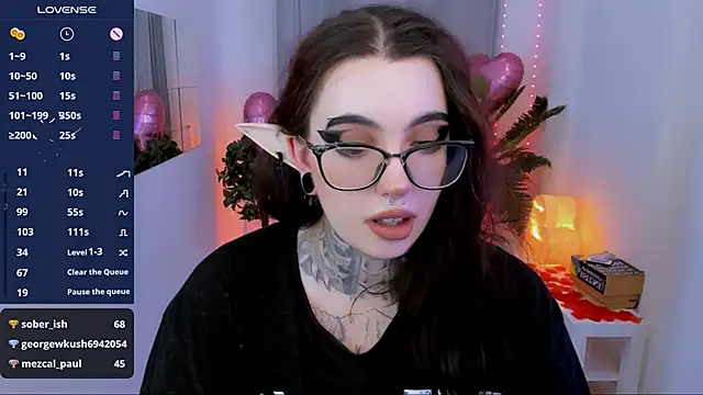 Snapshot of Dixi_Pixi_ chatting on 02/16/25, 12:32 Dixi Pixi online show from 02/16/25, 12:32
