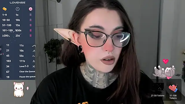 Snapshot of Dixi_Pixi_ chatting on 10/19/25, 05:54 Dixi Pixi online show from 10/19/25, 05:54