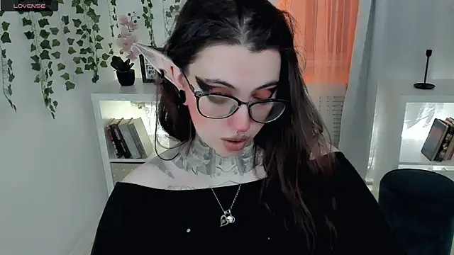 Dixi Pixi  online show from 12/14/25, 05:46