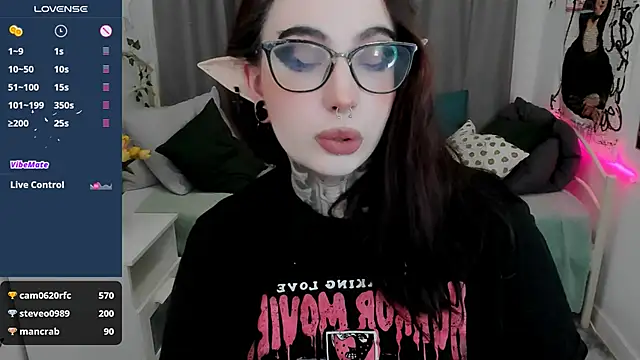 Snapshot of Dixi_Pixi_ chatting on 02/21/25, 08:51 Dixi Pixi online show from 02/21/25, 08:51