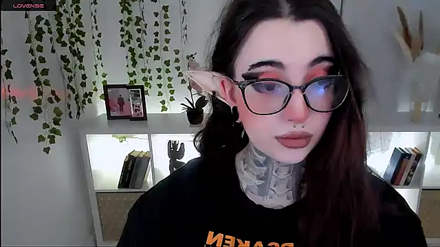 Snapshot of Dixi_Pixi_ chatting on 10/11/25, 05:41 Dixi Pixi online show from 10/11/25, 05:41