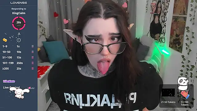 Snapshot of Dixi_Pixi_ chatting on 02/14/25, 08:42 Dixi Pixi online show from 02/14/25, 08:42